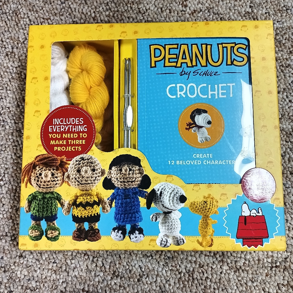 Peanuts crochet set